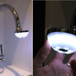 带灯的厨房水龙头