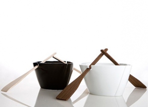 简单的船形餐具