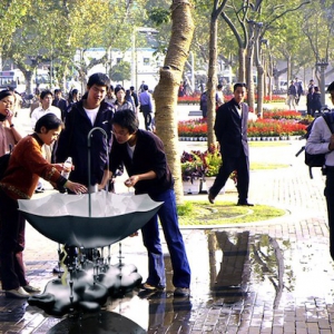 倒挂雨伞公共饮水器